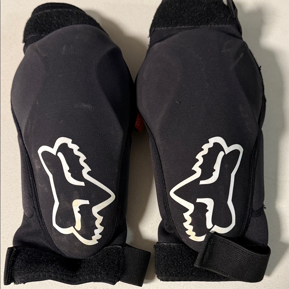 Fox Black Protective Gear